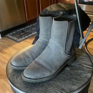 Ugg women’s grey size 10